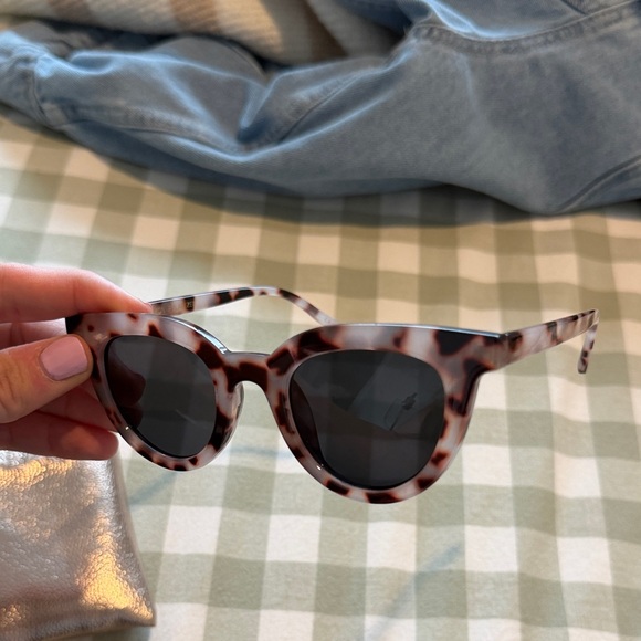 I-Sea Tortoise Shell Sunglasses - Picture 5 of 5